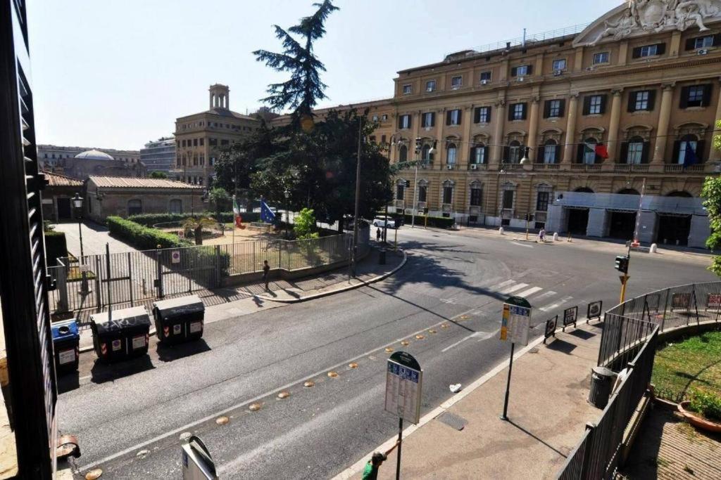 Flatinrome Termini 2 Grande Appartamento Luminoso In Centro Bagian luar foto